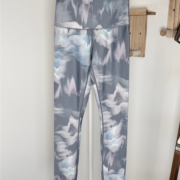 Zella Studio Lite High Waist 7/8 Leggings Gray Blue Pink XS Like New - Picture 4 of 8